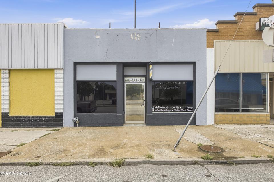 809 S Main Street — photo