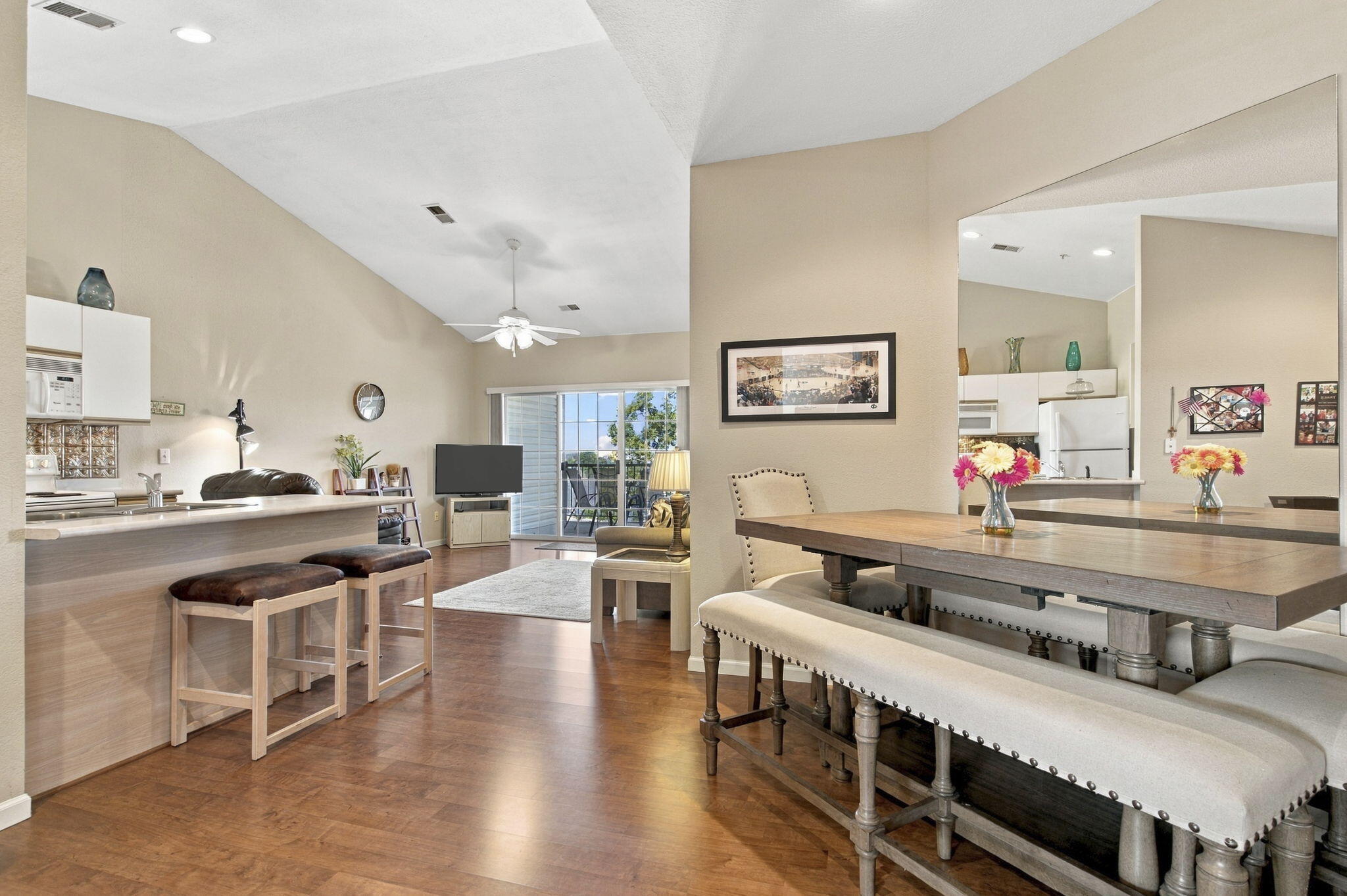 835 Fairview Street Unit 11 — photo