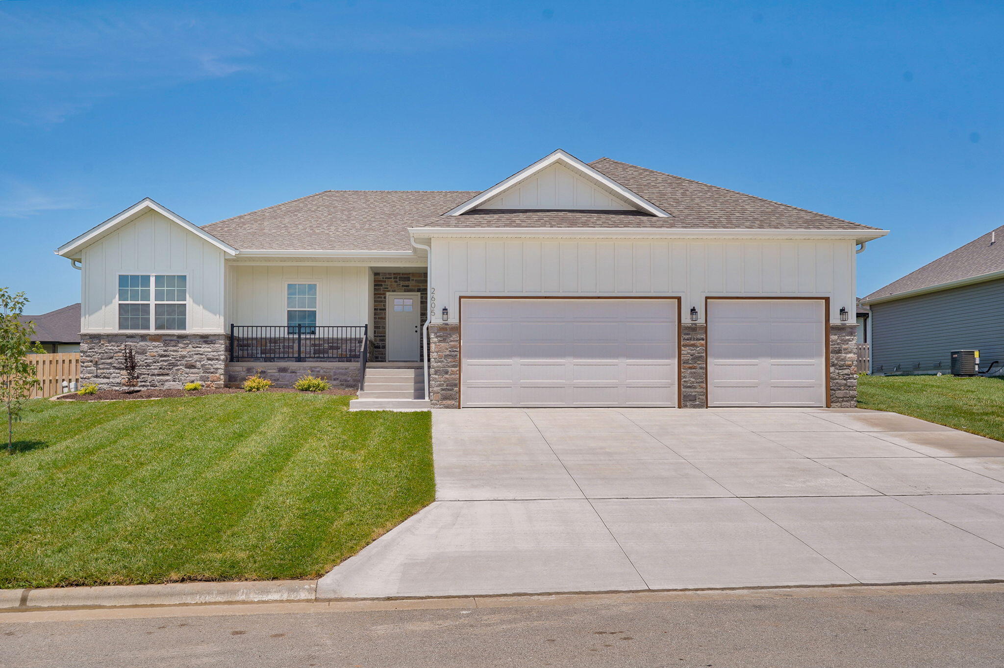 2605 W Webb Road — photo