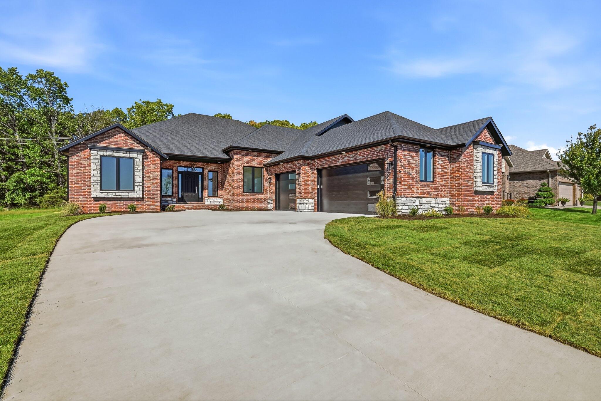 1755 W Gaslight Drive — photo