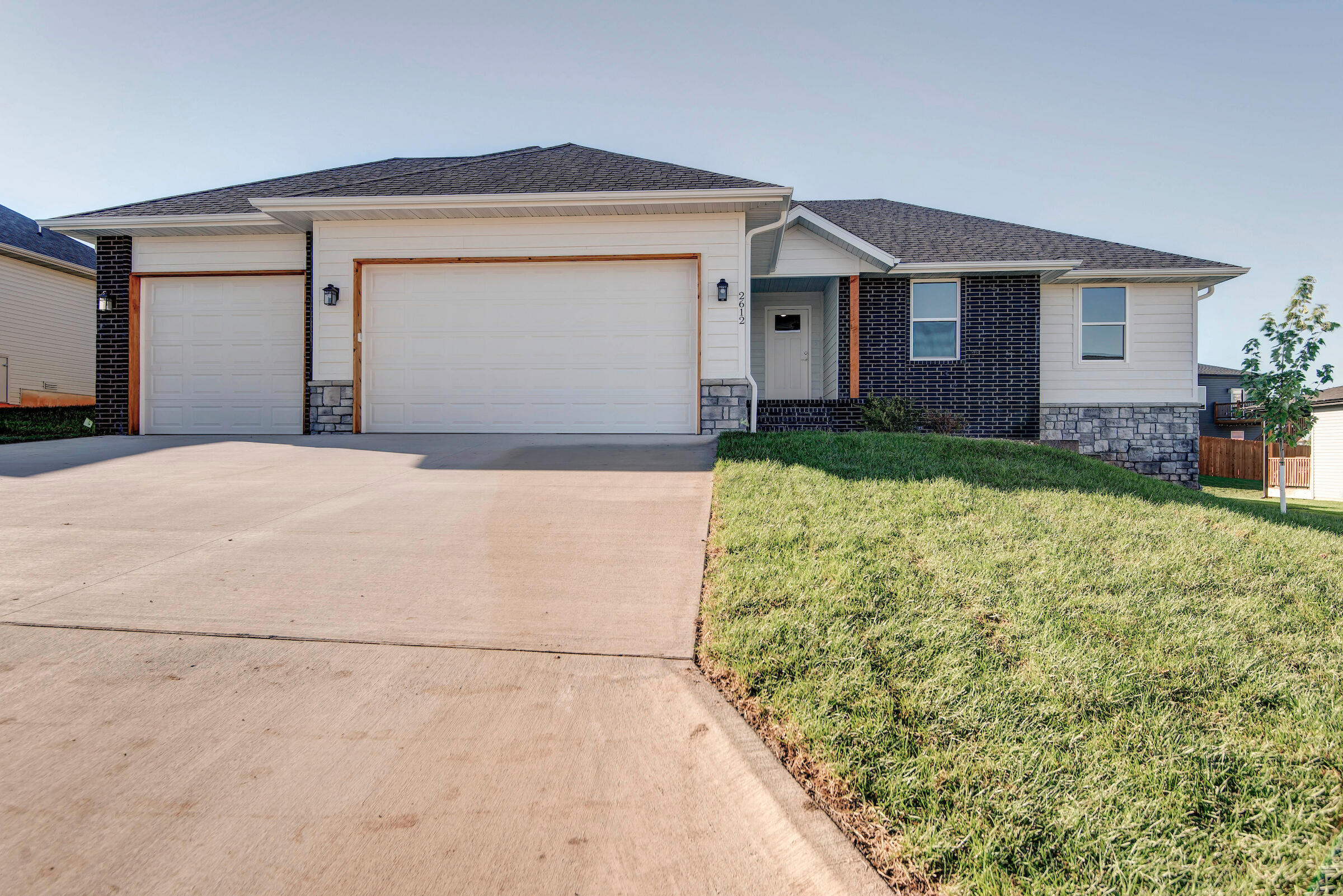 2612 W Pigeon Drive — photo