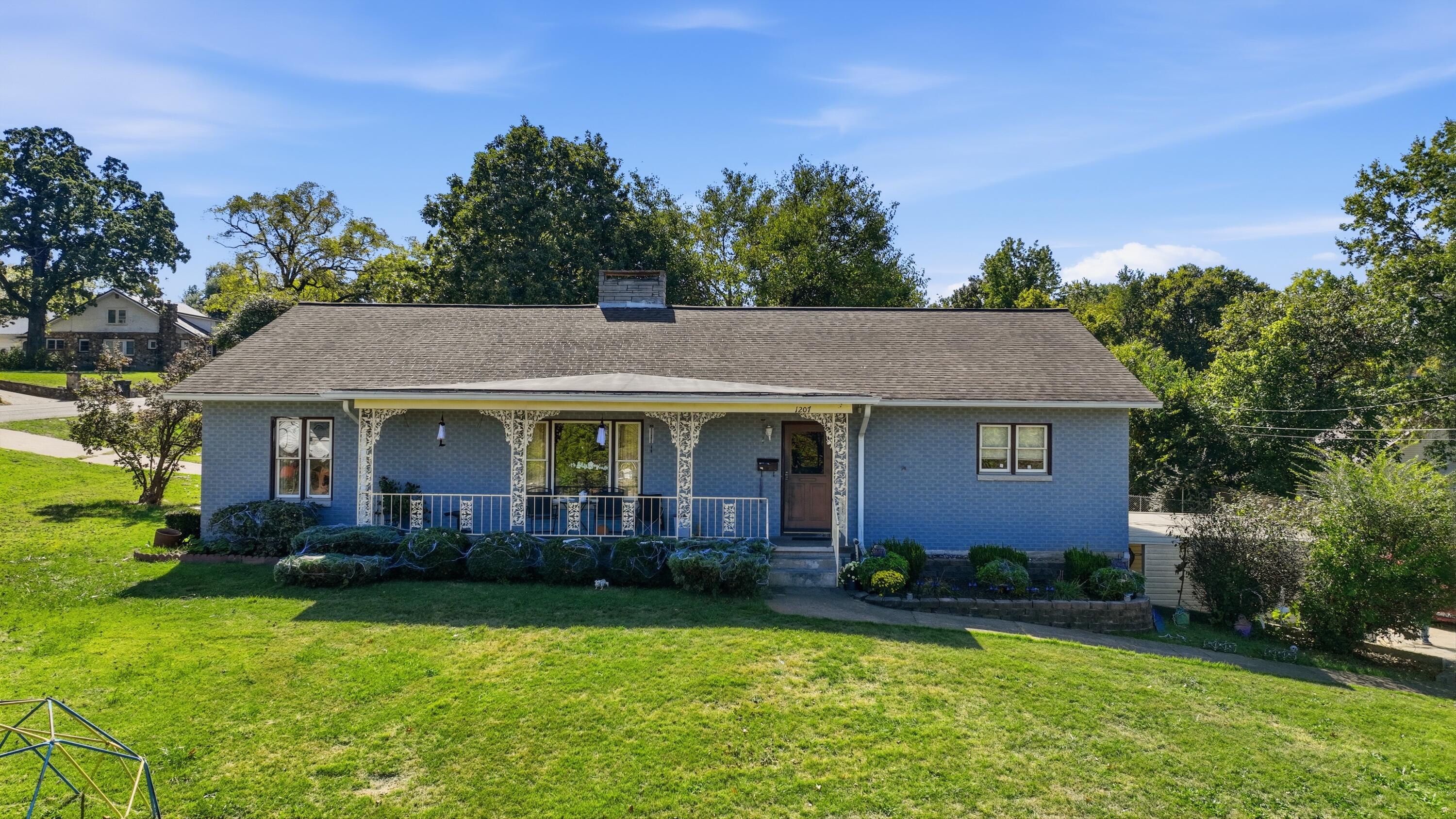 1207 Cynthia Drive — photo