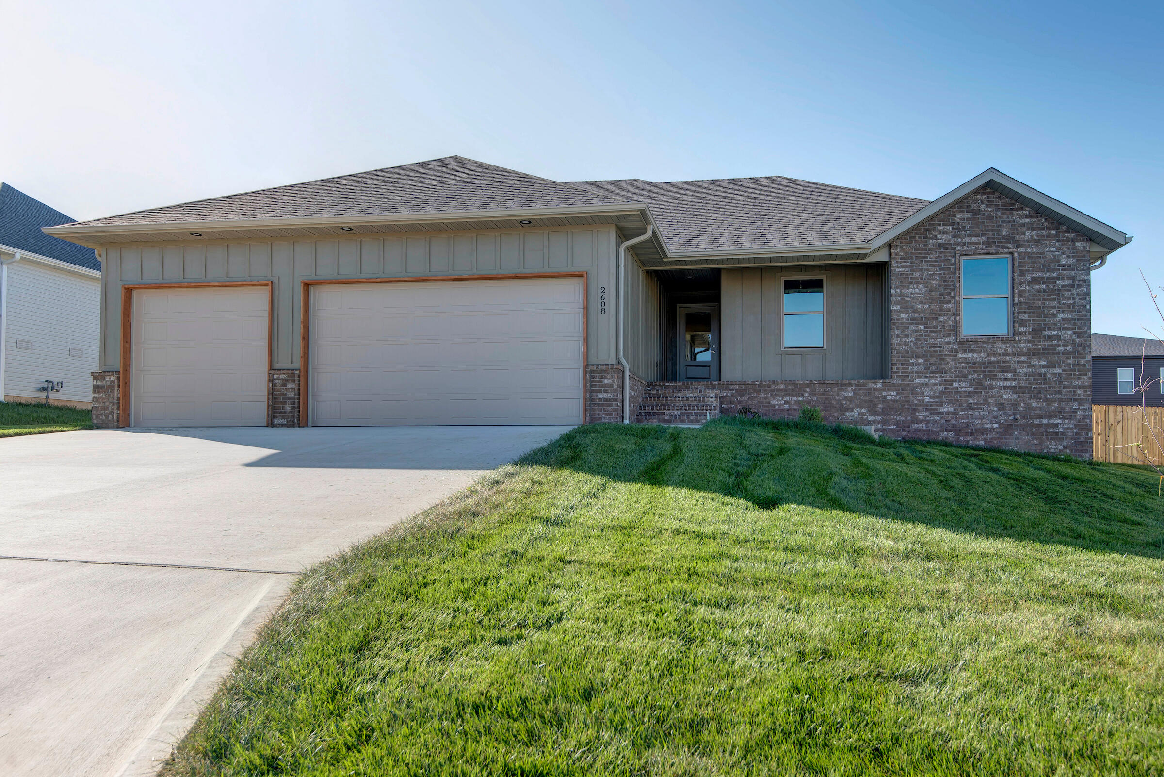 2608 W Pigeon Drive — photo