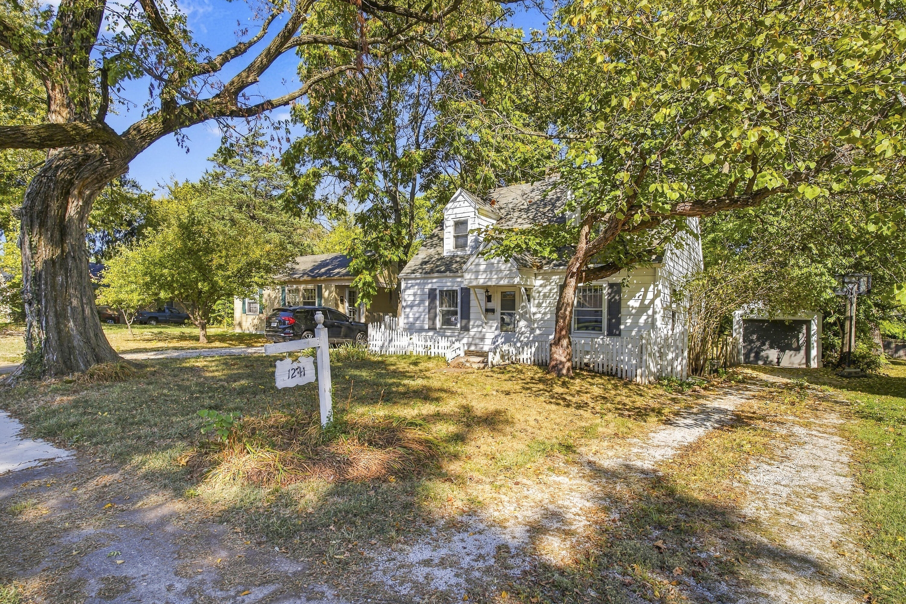 1241 E University Street, Springfield, MO 65804 — photo 2