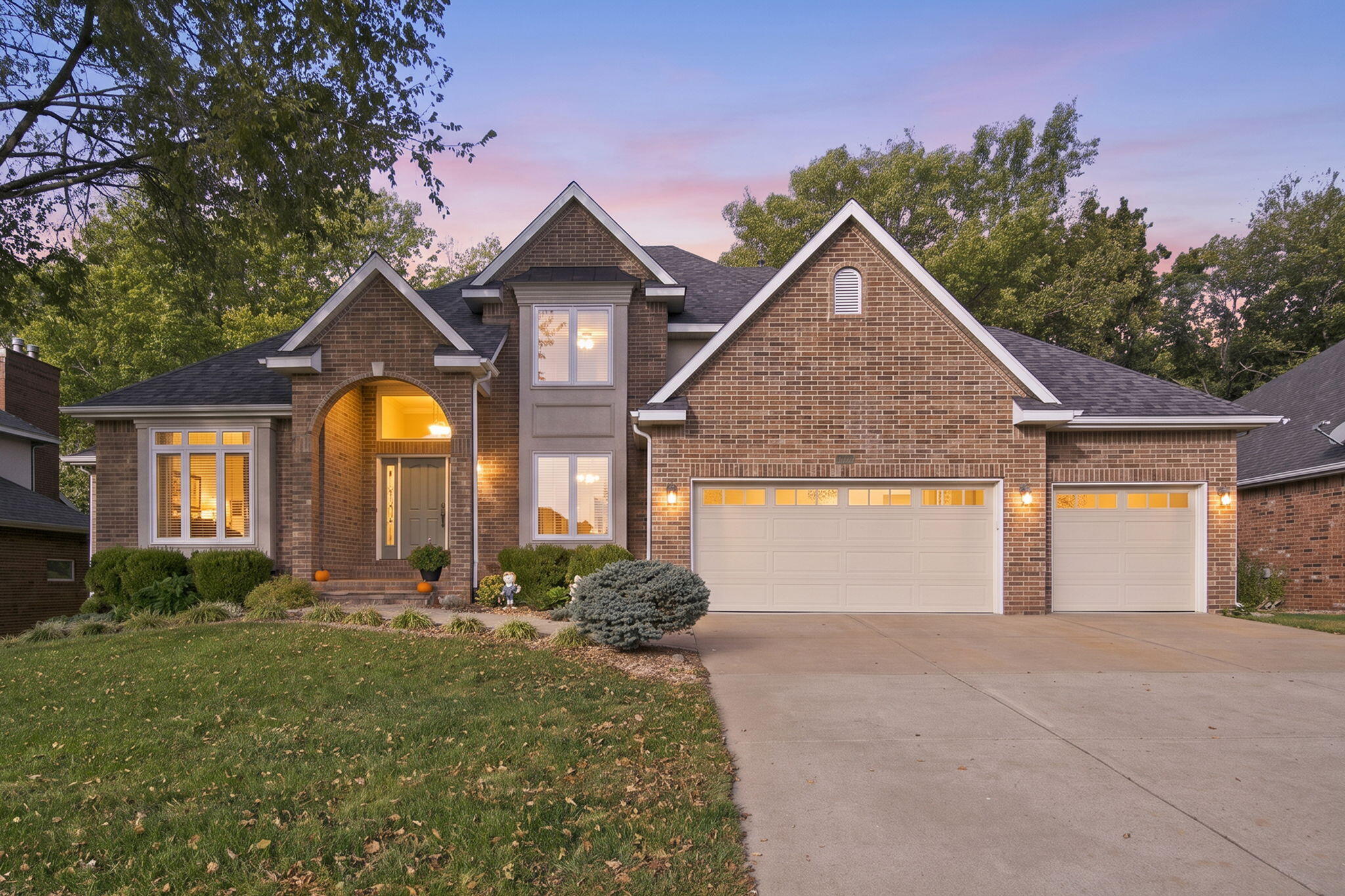 2113 S Pin Oak Drive — photo