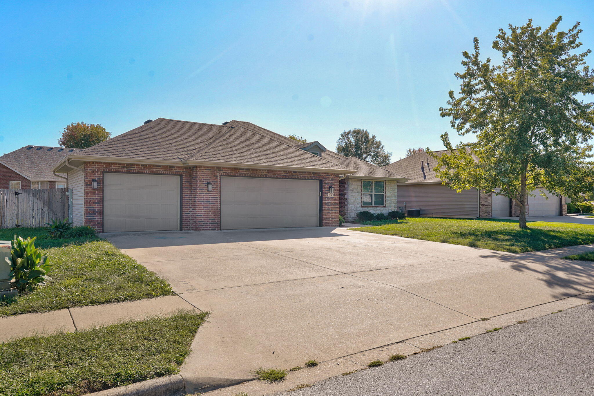 324 E Lombardy Drive, Republic, MO 65738 — photo 2