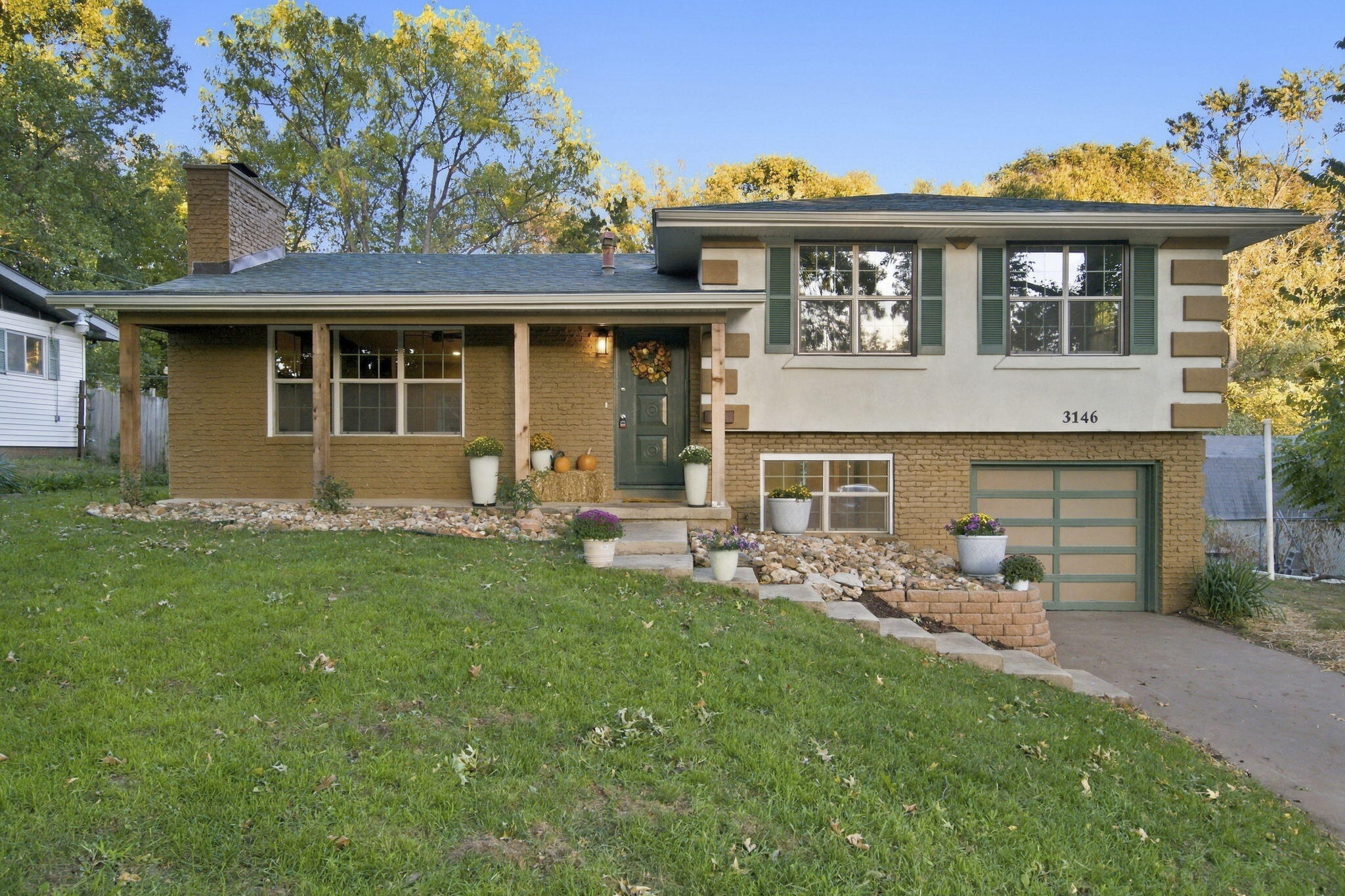 3146 S Lochlomond Drive — photo