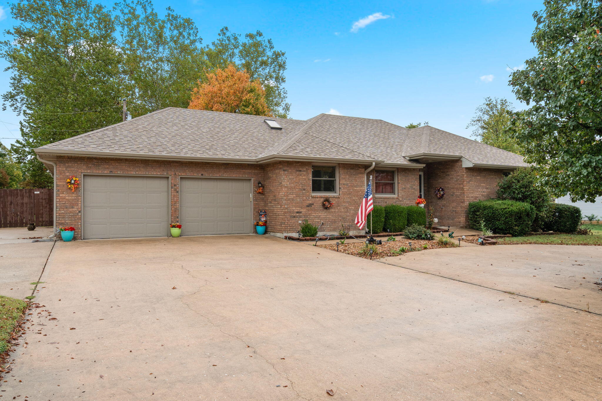 1102 Highland Drive — photo