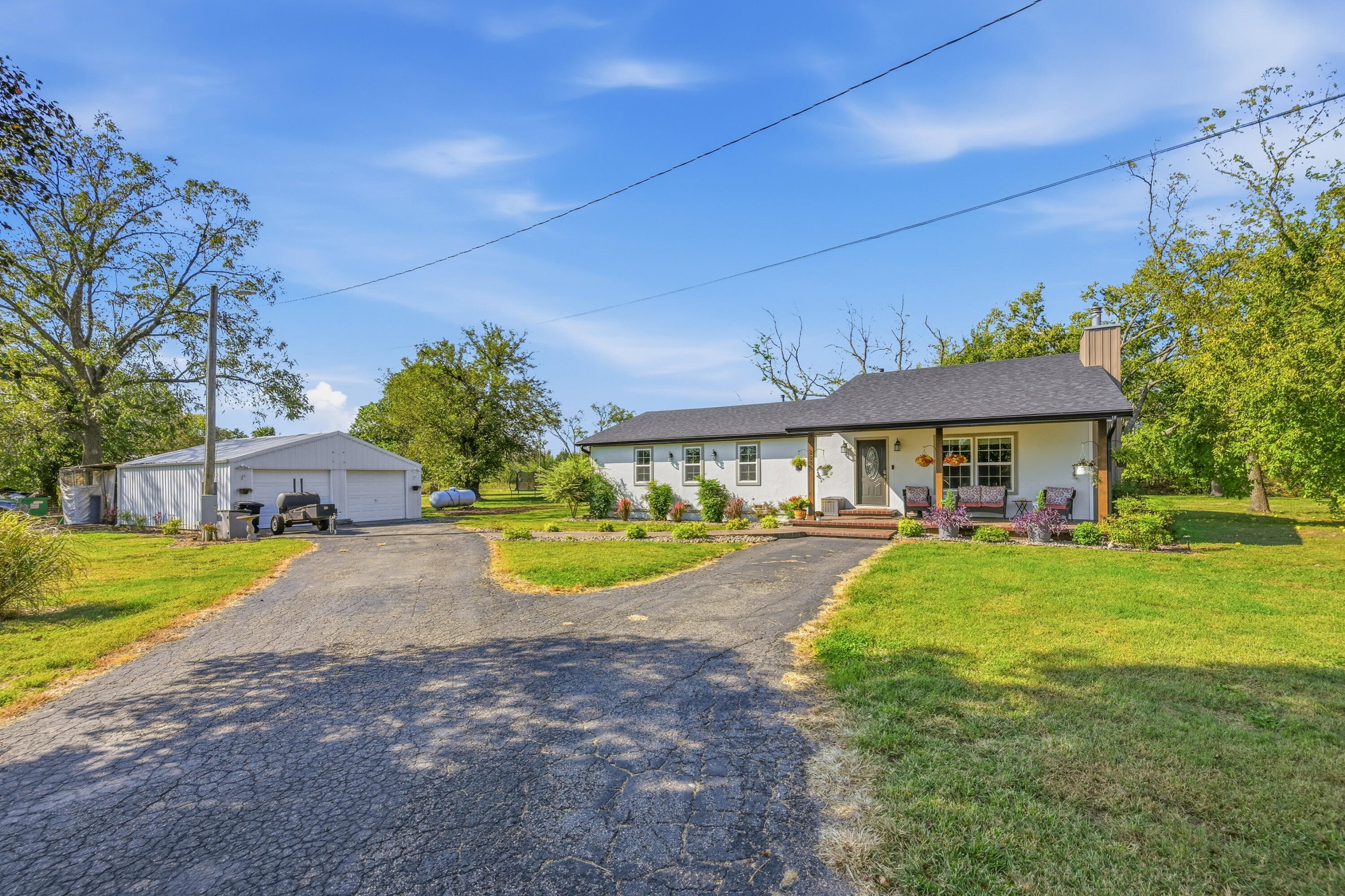 2256 E 15th Street, Carthage, MO 64836 — photo 2