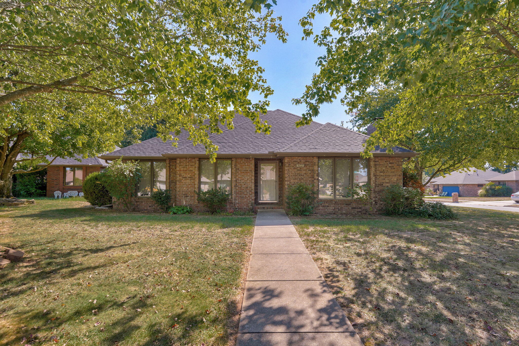 3740 W Glenwood Court — photo