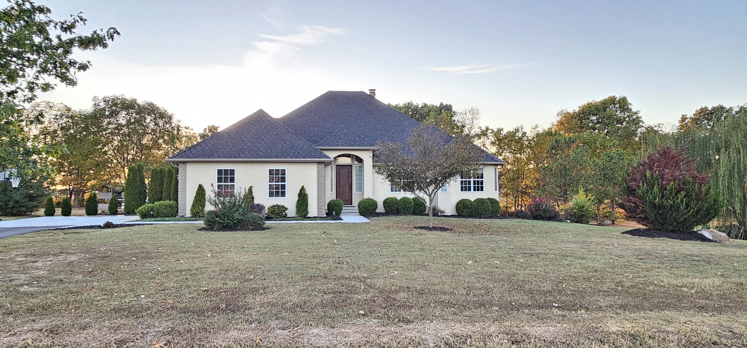 335 Hope Lane — photo