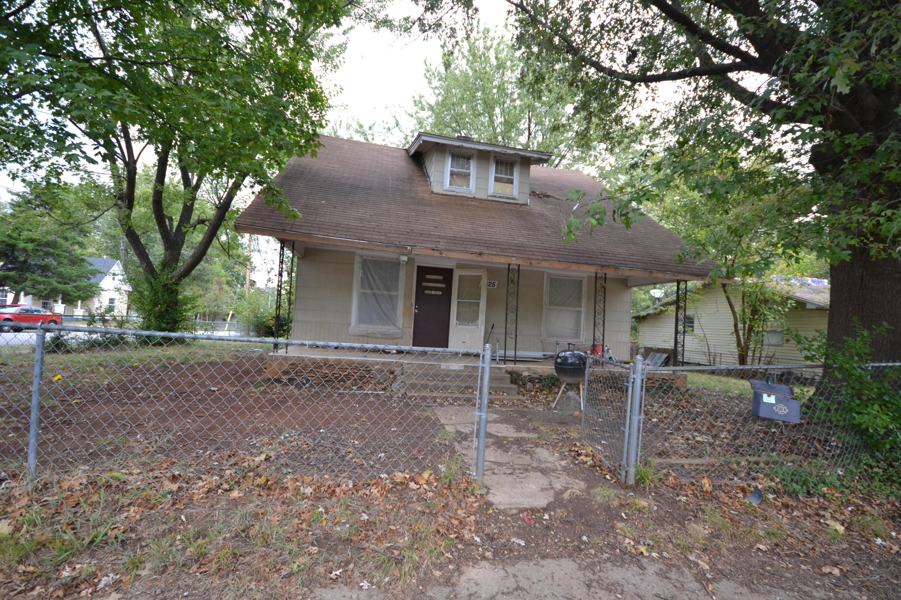 1925 W Lee Street — photo