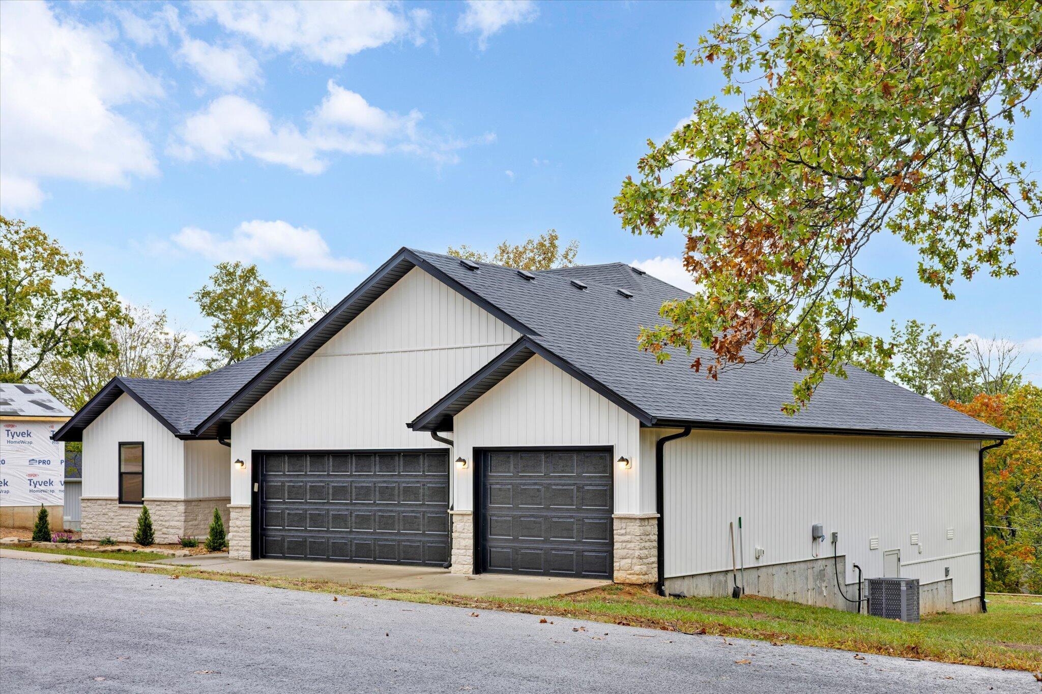 123 Pinewood Drive, Reeds Spring, MO 65737 — photo 2
