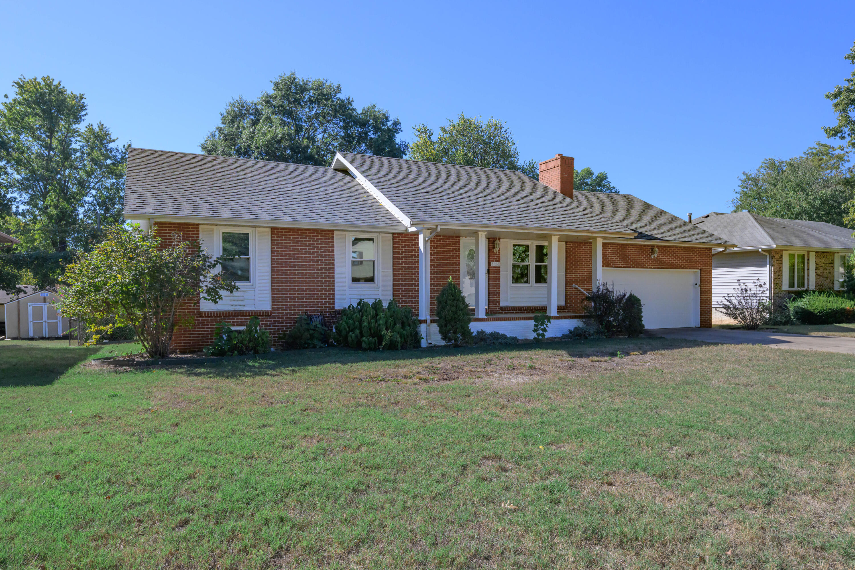 3158 W Broadmoor Street — photo