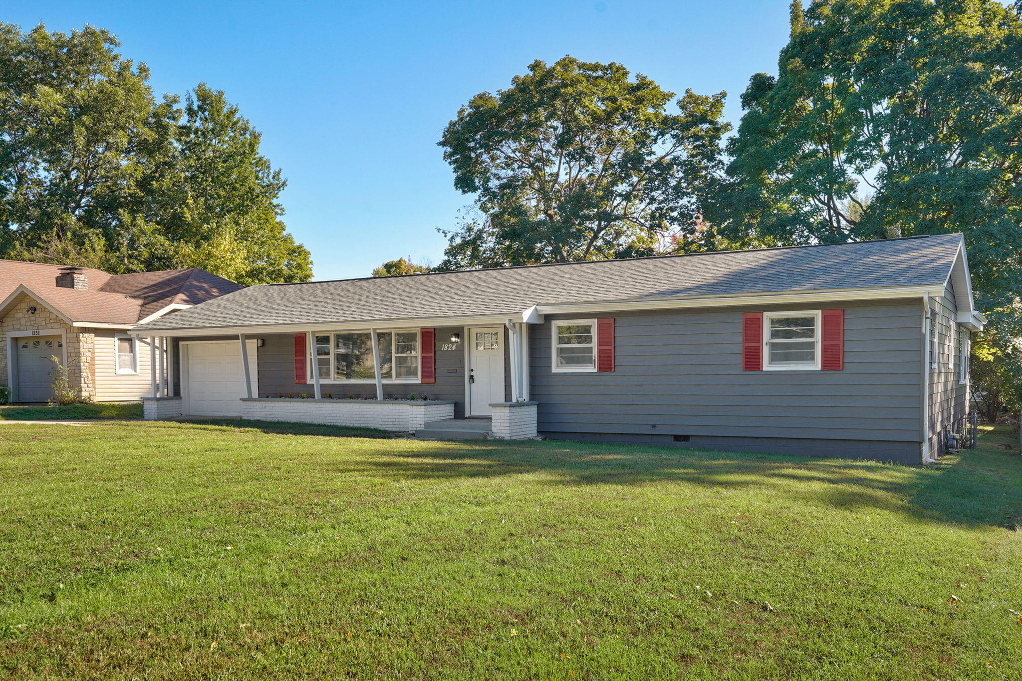 1824 E Crestview Street, Springfield, MO 65804 — photo 2