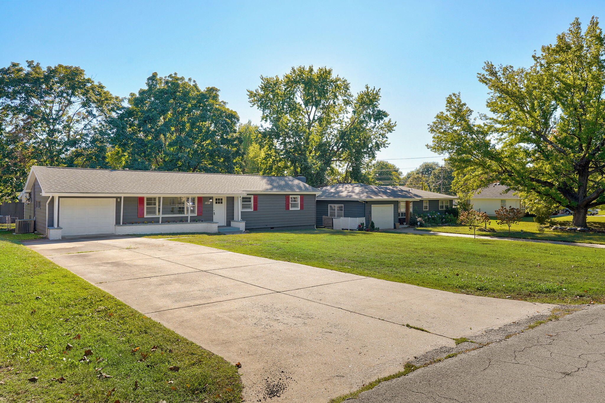 1824 E Crestview Street, Springfield, MO 65804 — photo 3