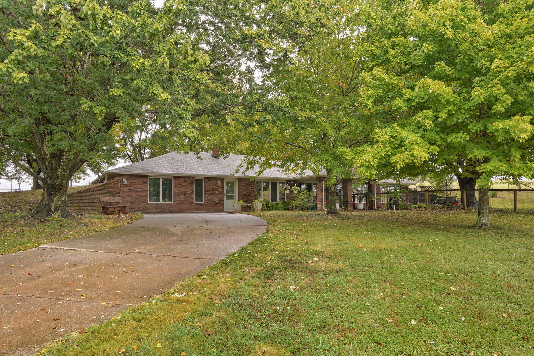 615 Crabapple Road — photo