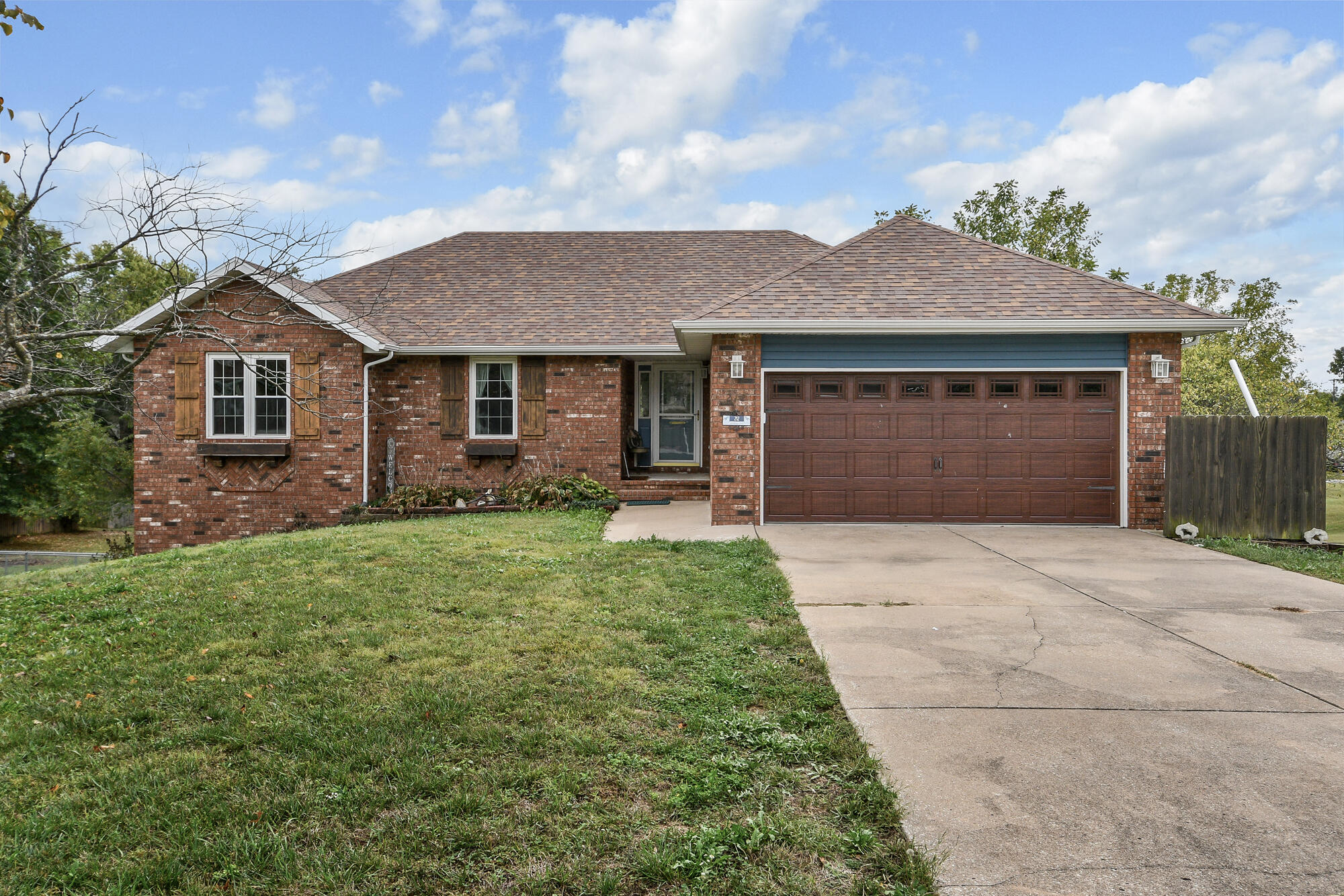 212 W Tyler Drive — photo