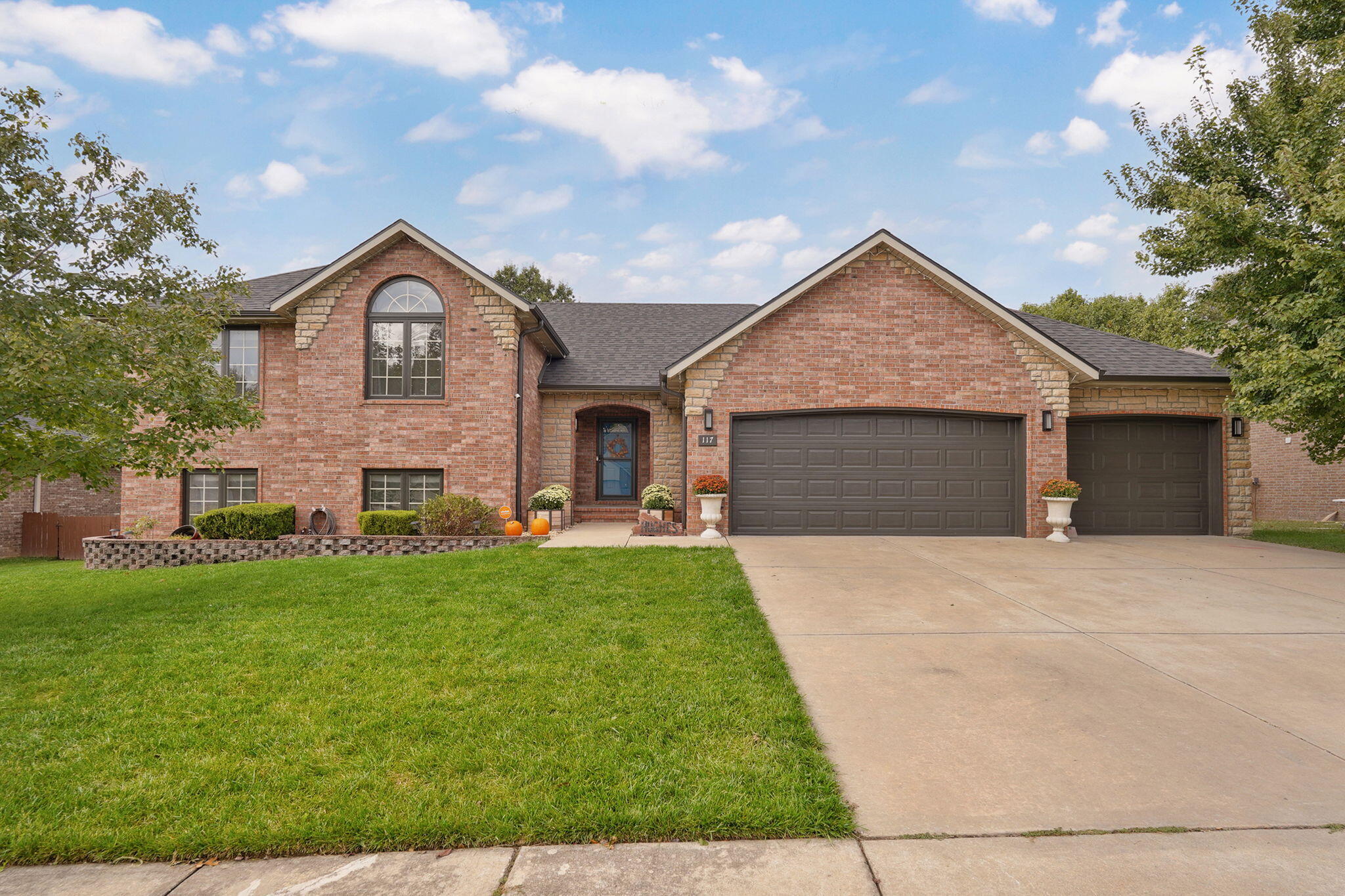 117 N Peach Brk — photo