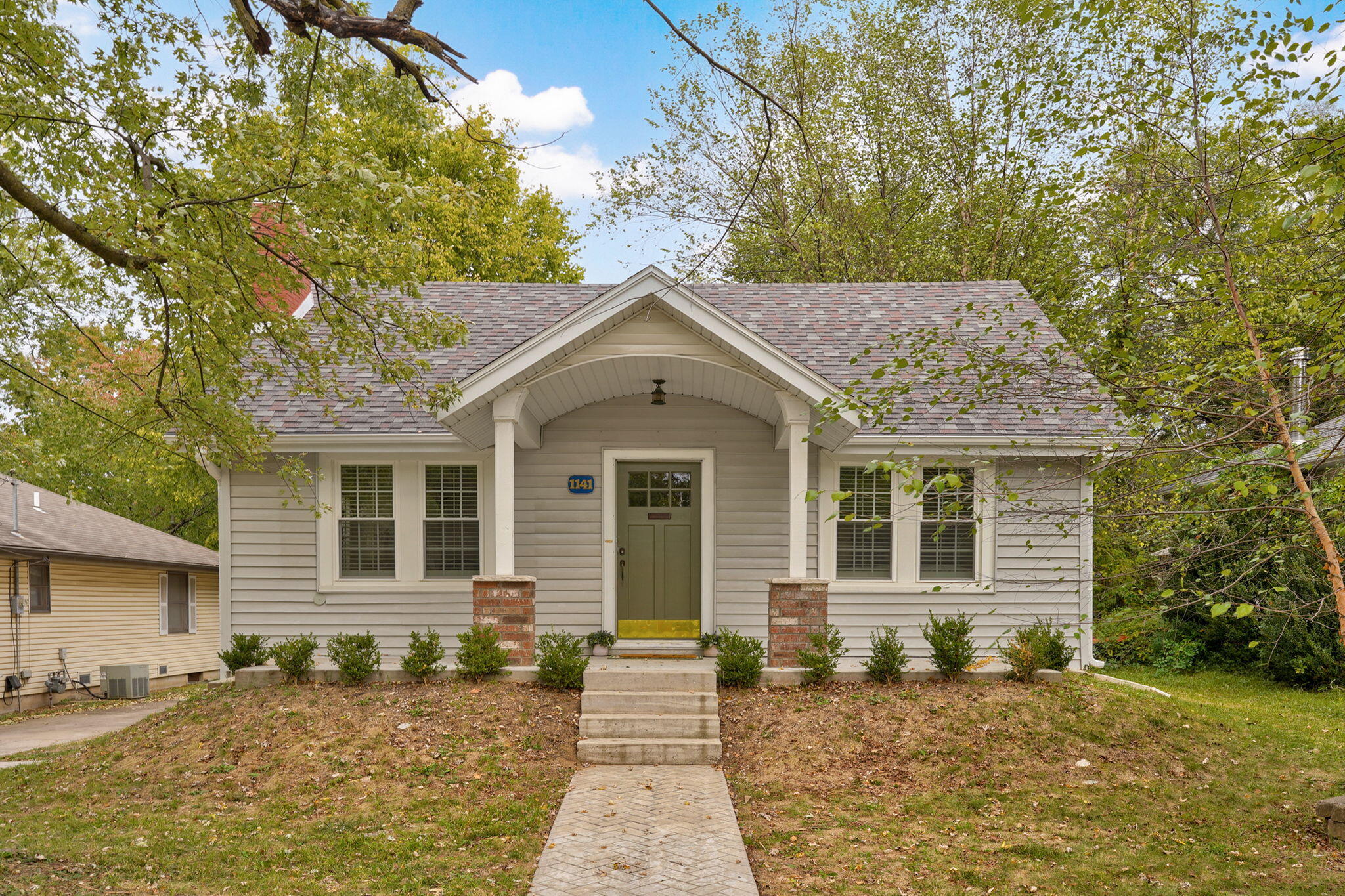 1141 E Meadowmere Street — photo