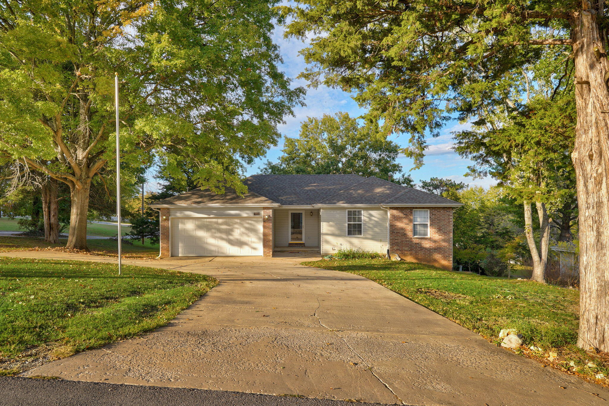 1103 E Lark Street — photo