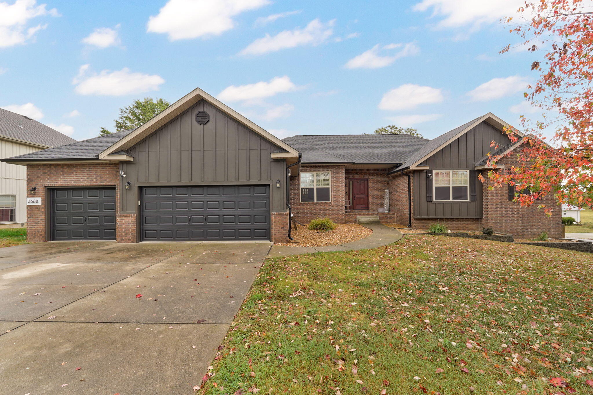 3668 N Oak Point Avenue — photo