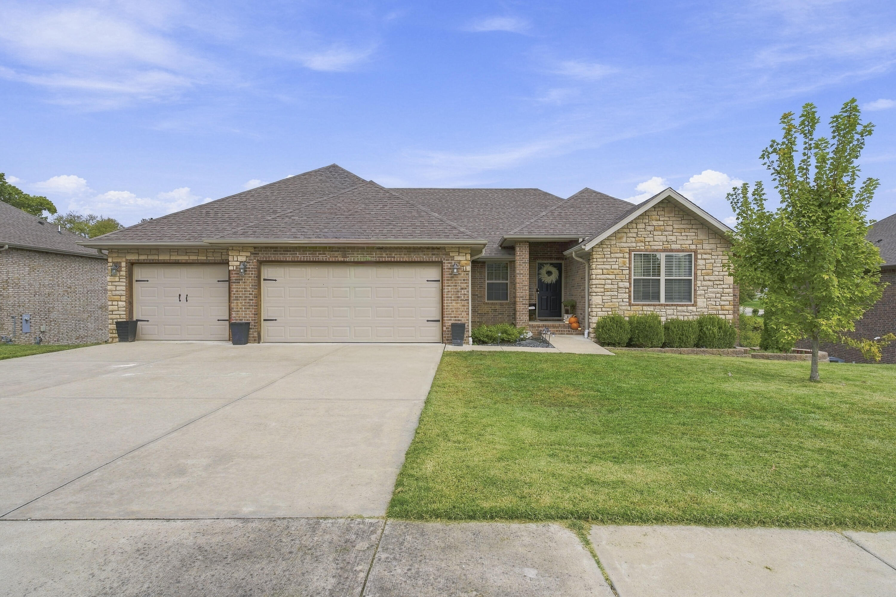 753 E Gallup Hill Road — photo