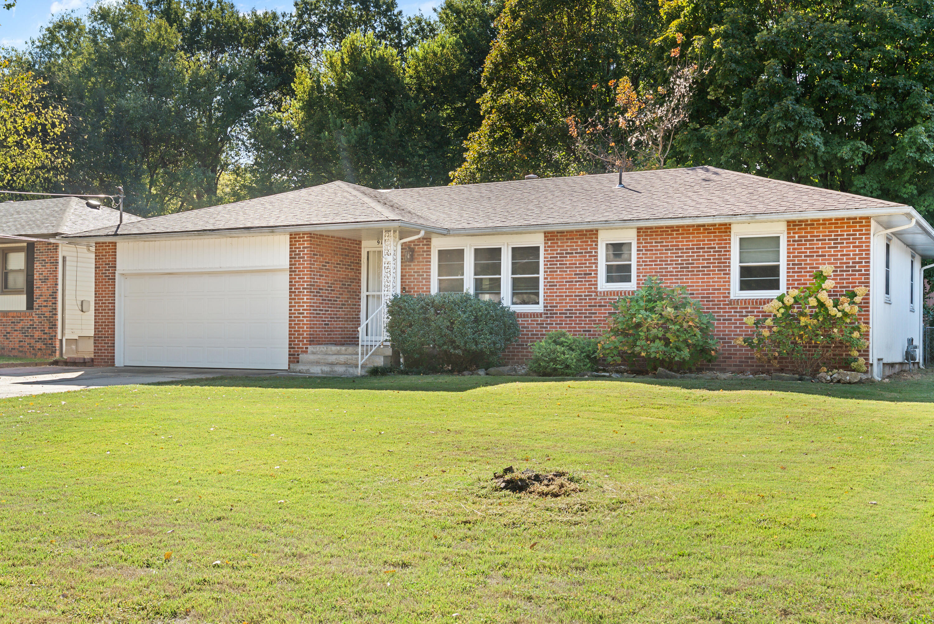914 E Caravan Street, Springfield, MO 65803 — photo 3