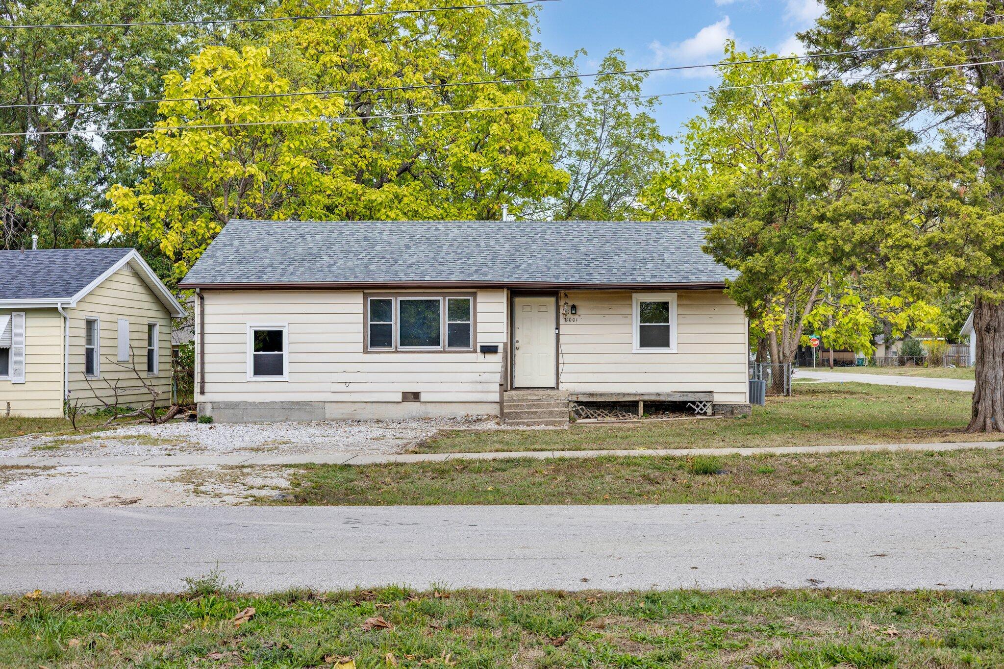 2001 W Scott Street, Springfield, MO 65802 — photo 2