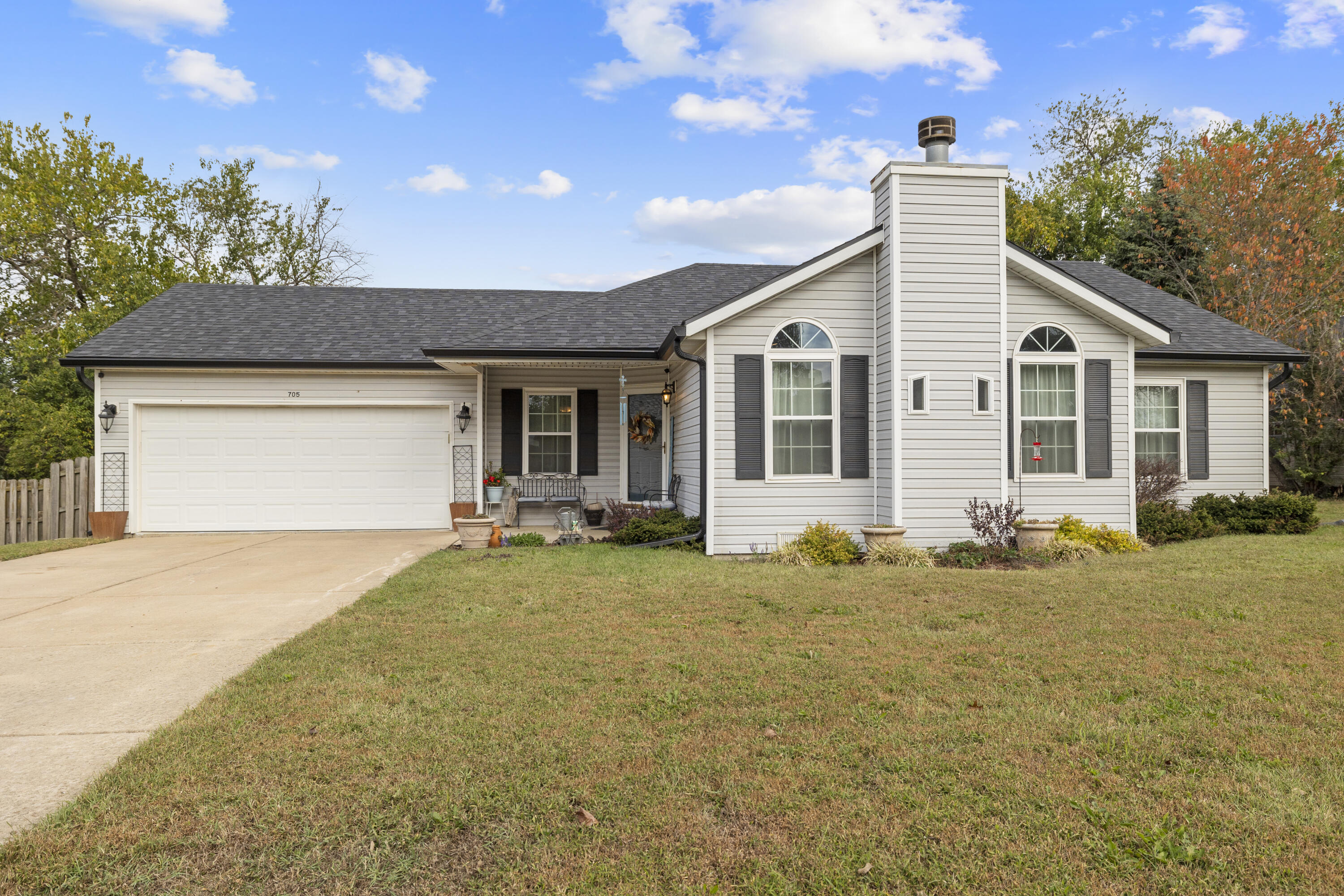 705 E Appleridge, Nixa, MO 65714 — photo 2
