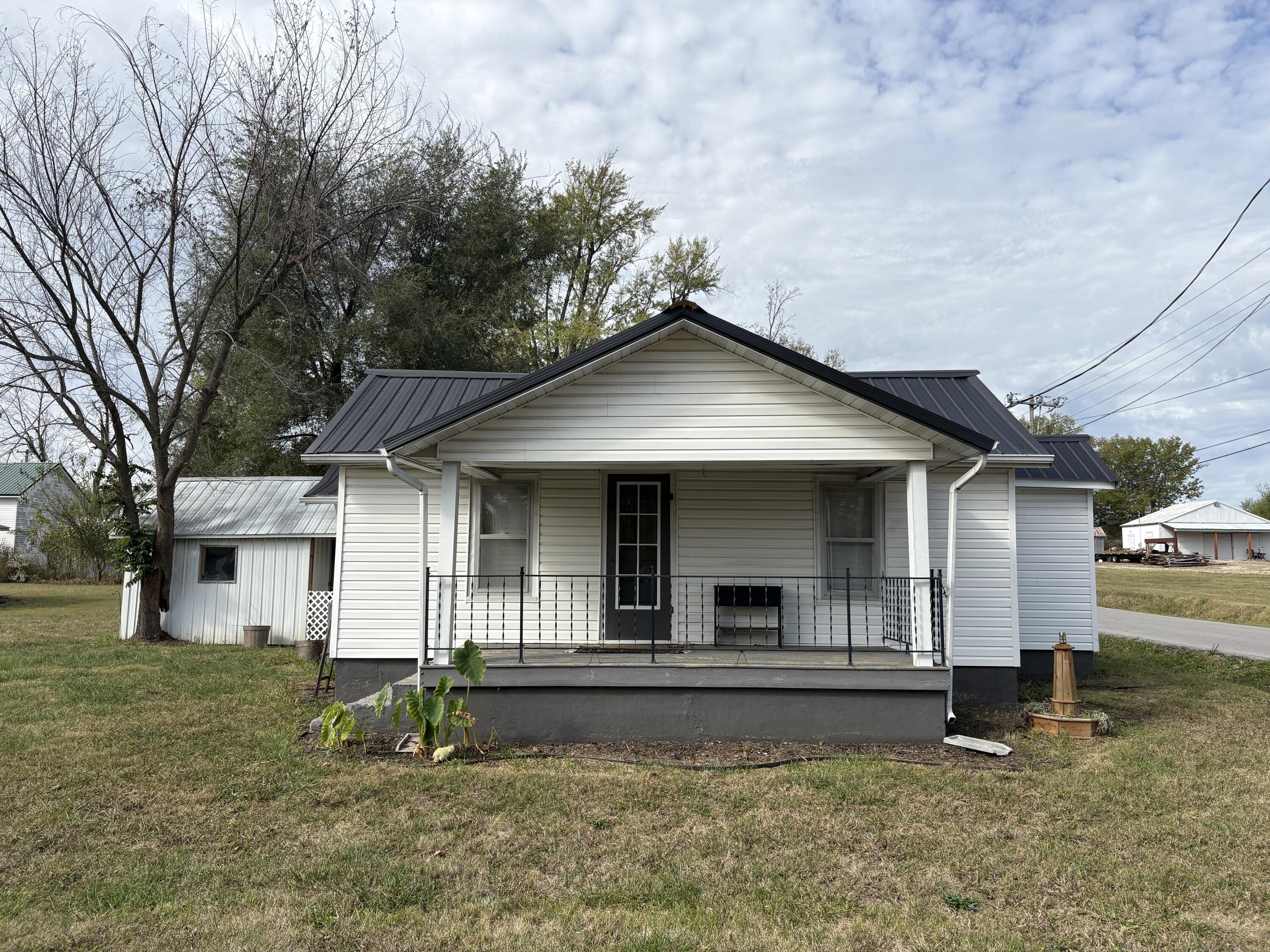 1227 N Maple Street — photo