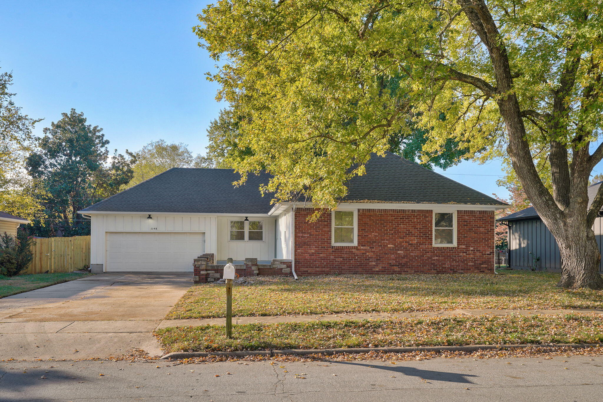 1148 E Woodland Street — photo
