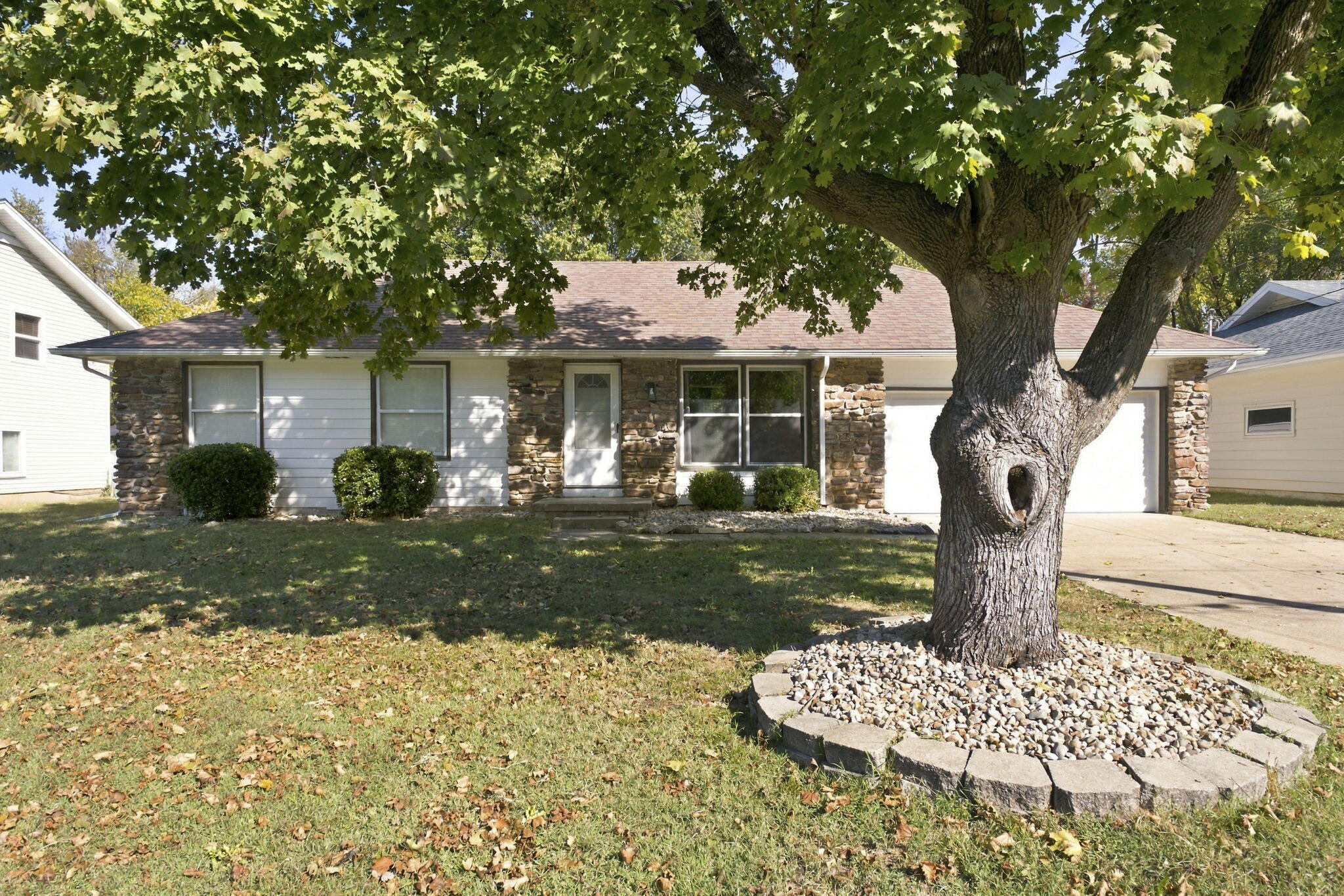 3017 E Hawkins Street — photo