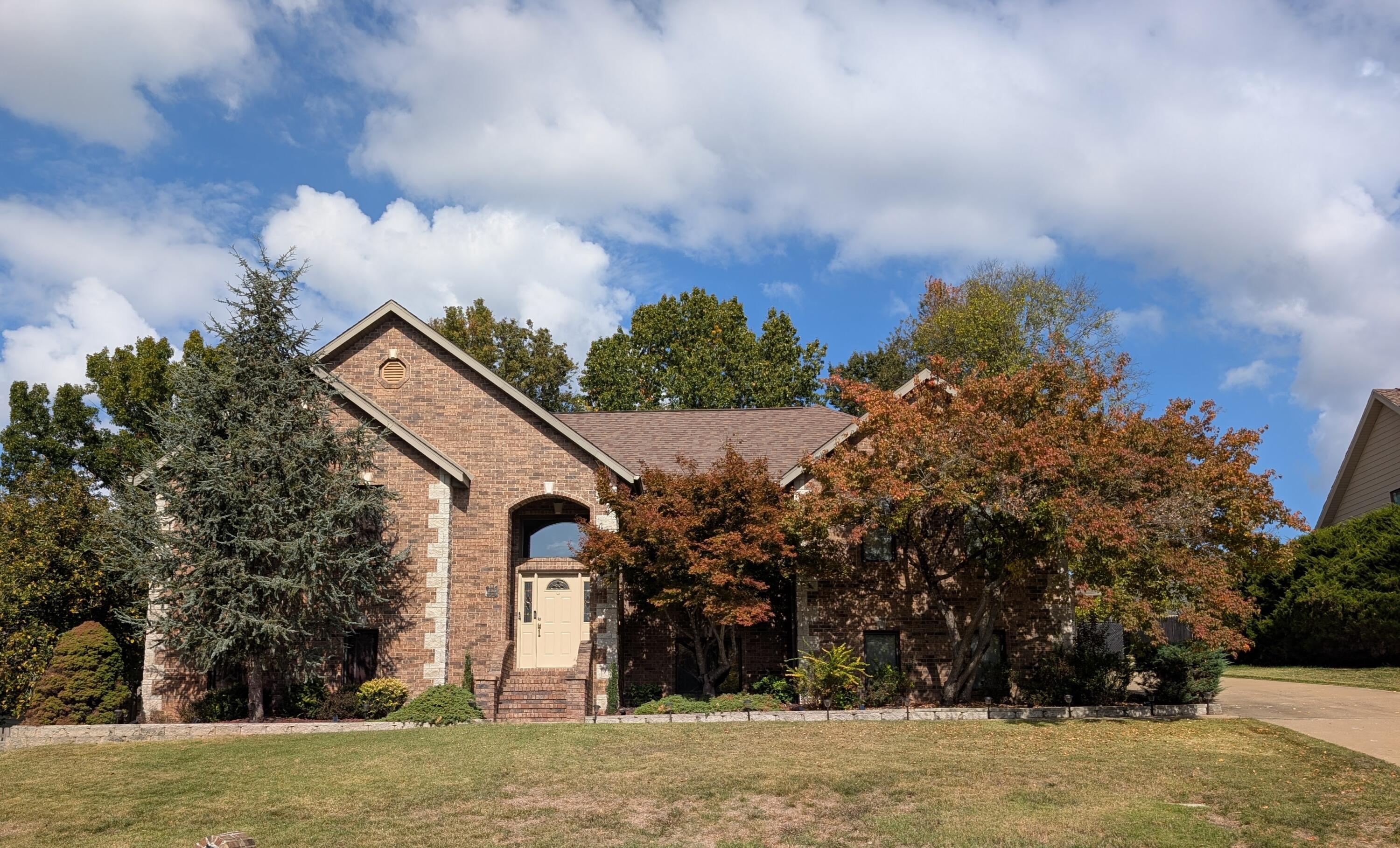 4365 E University Street — photo