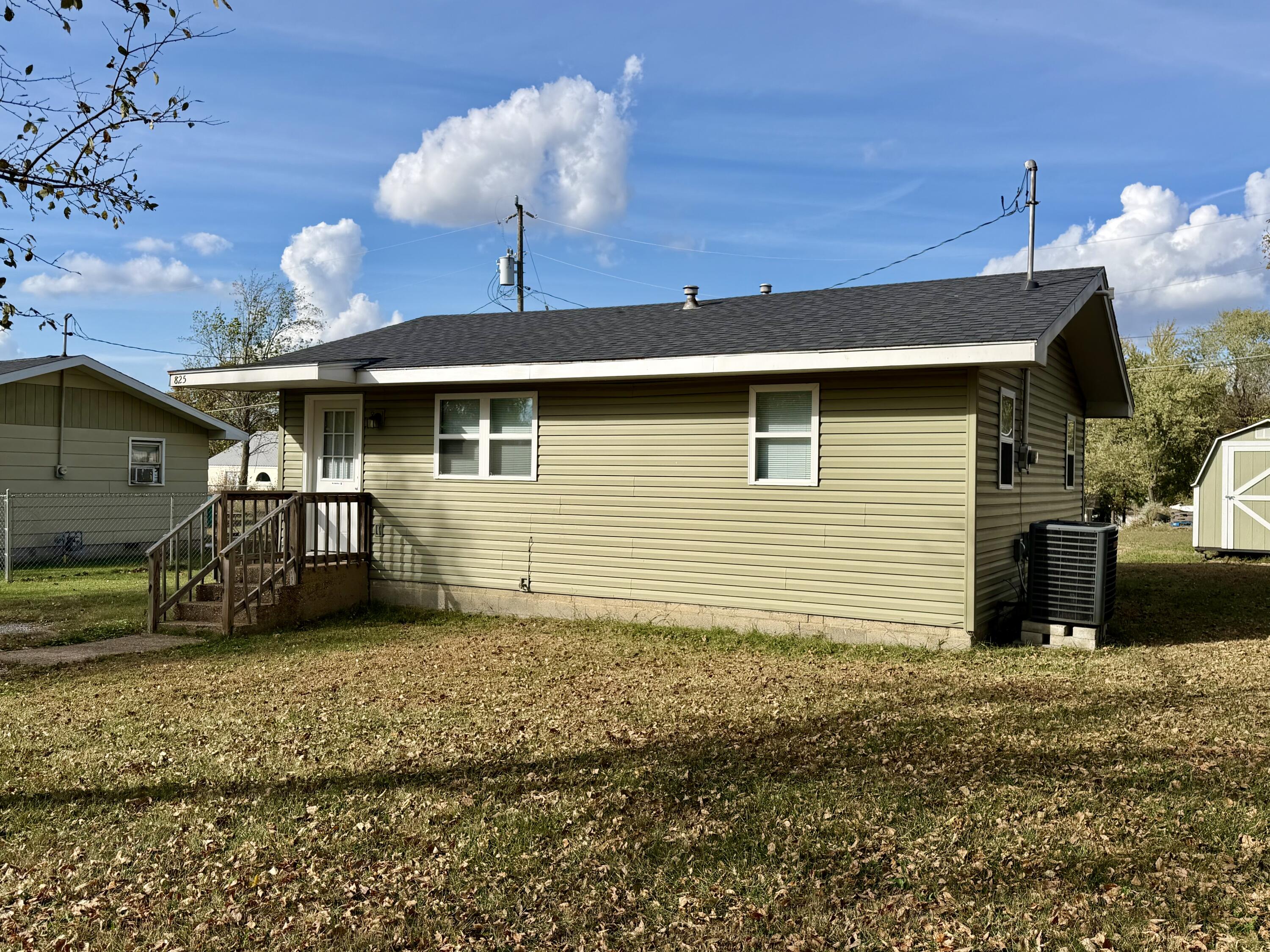 825 E Mcvay Street, Marshfield, MO 65706 — photo 2