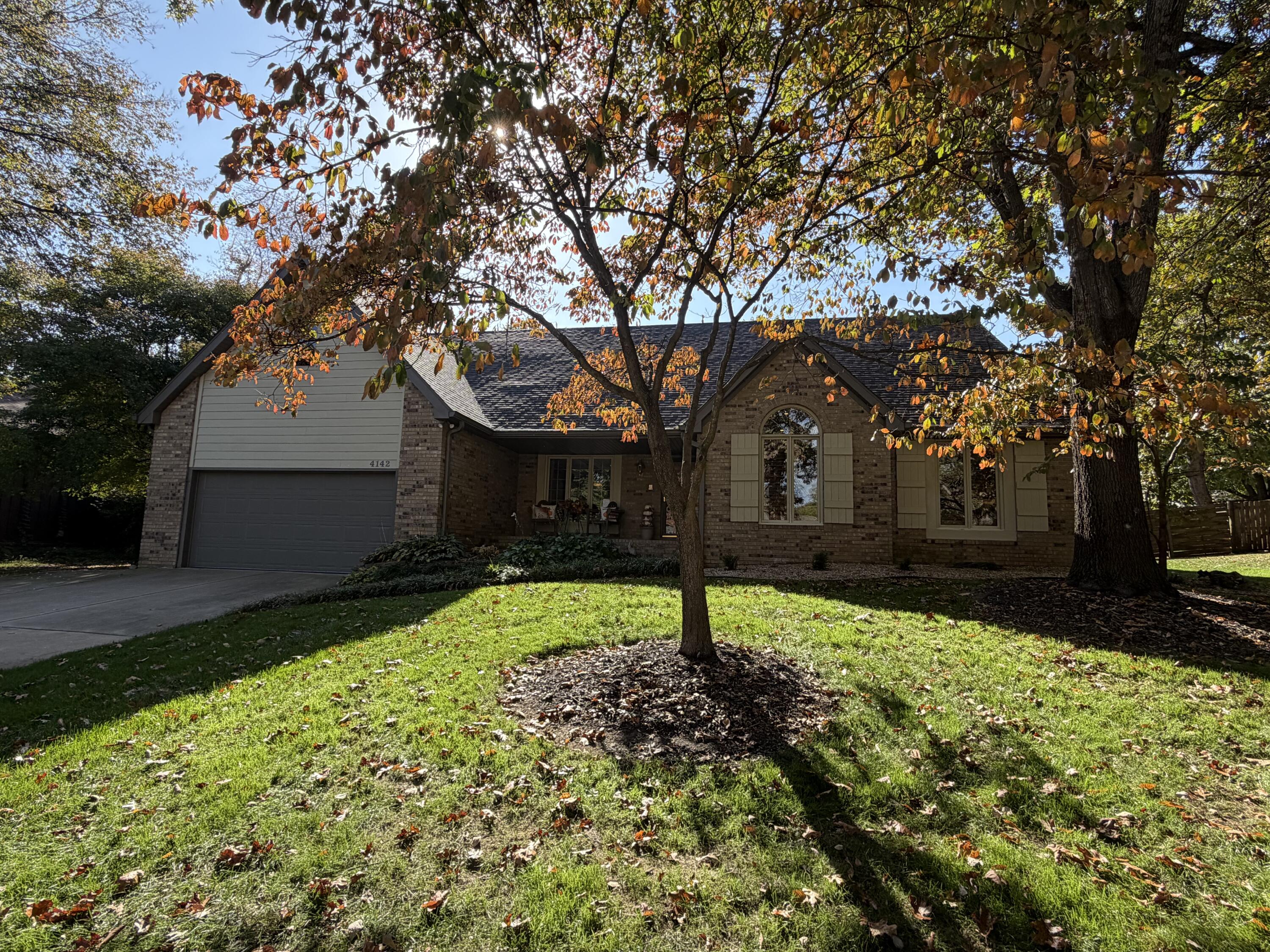 4142 E Linwood Street — photo
