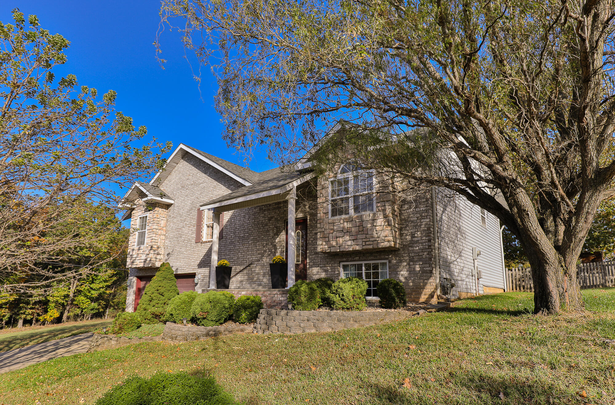 1107 E Robin Street — photo