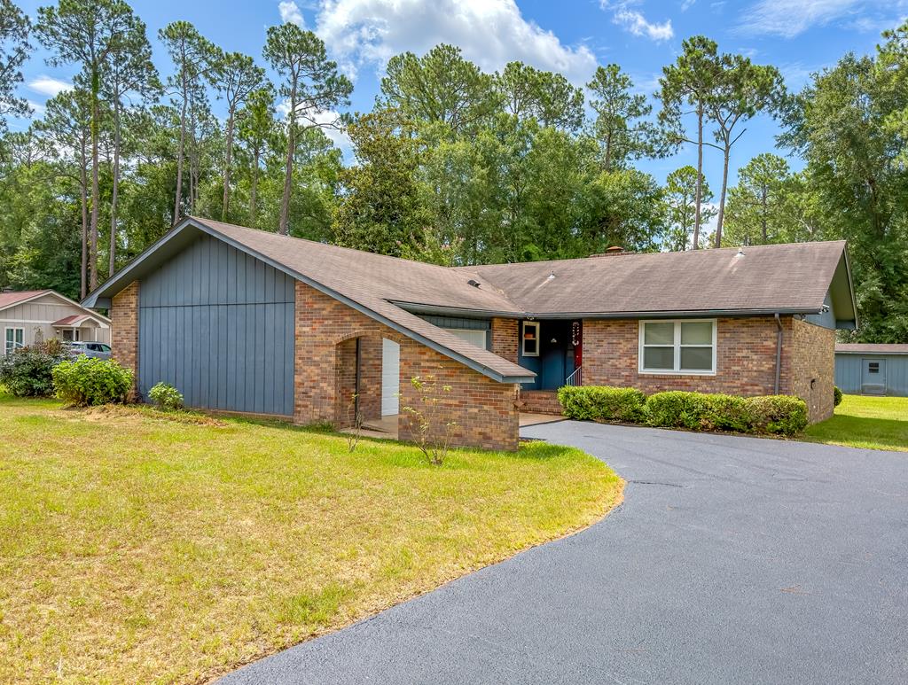 1102 Douglas Dr. — photo