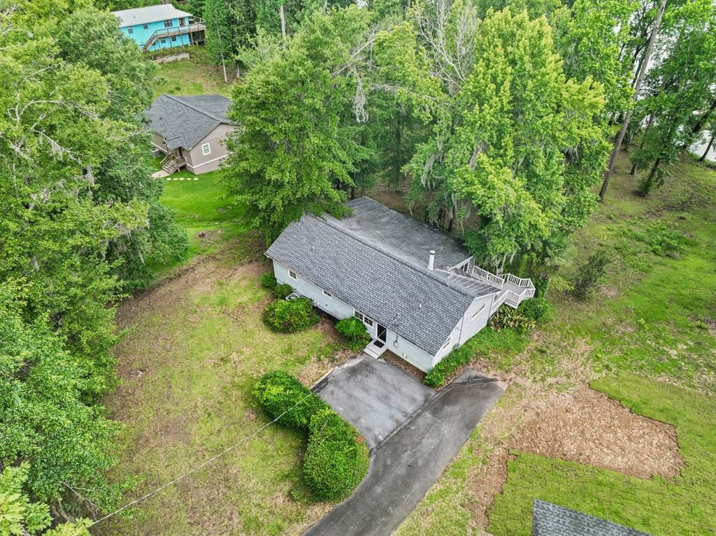405 Lakeshore Drive — photo