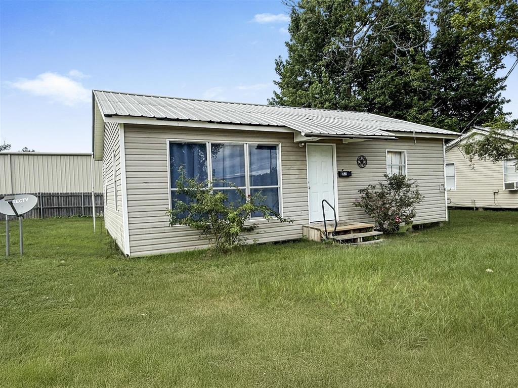 6628 Bailey Road — photo