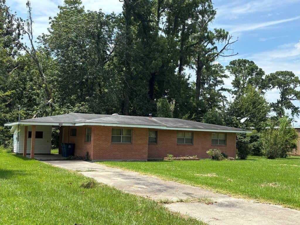 1211 S Lake Arthur Avenue S — photo