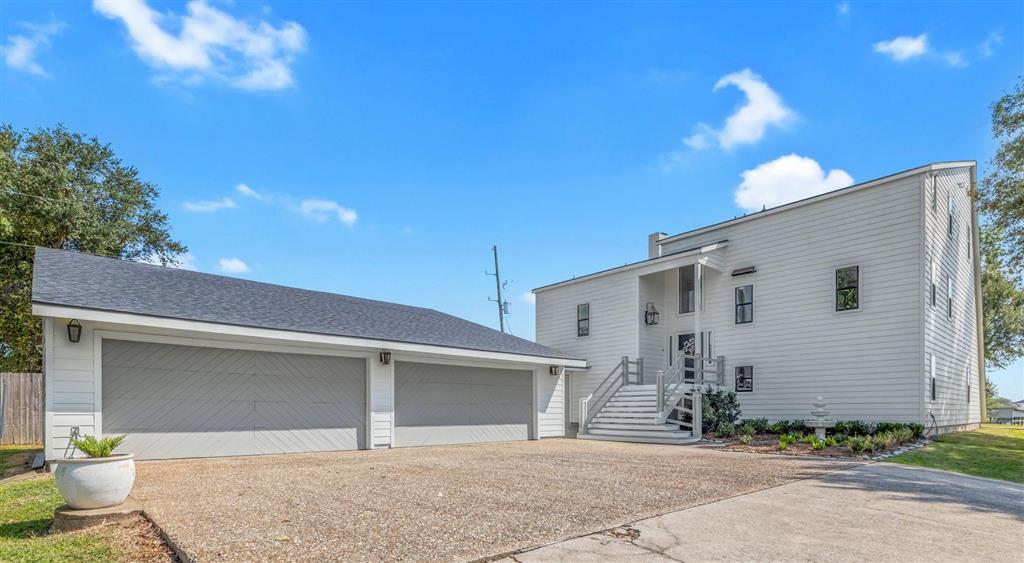 3104 Greenleaf Lane — photo