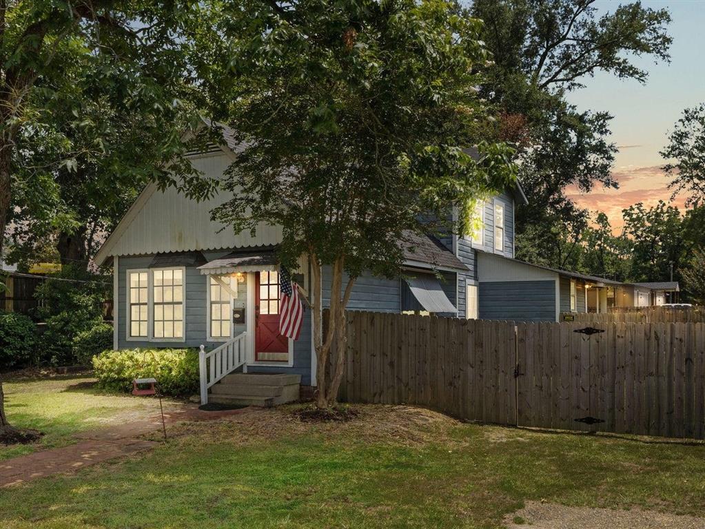 501 Magnolia Street — photo