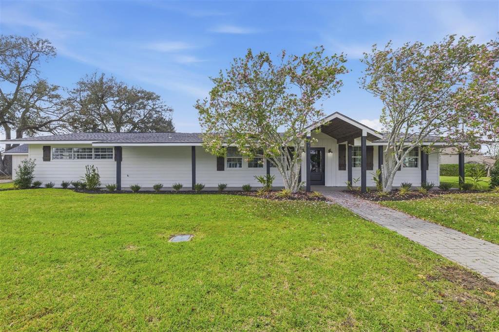 602 Lockwood Court — photo