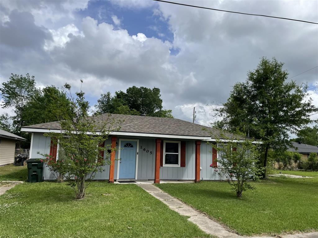 1605 Broadmoor Drive — photo