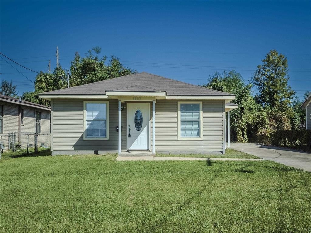 1807 Theriot Street — photo
