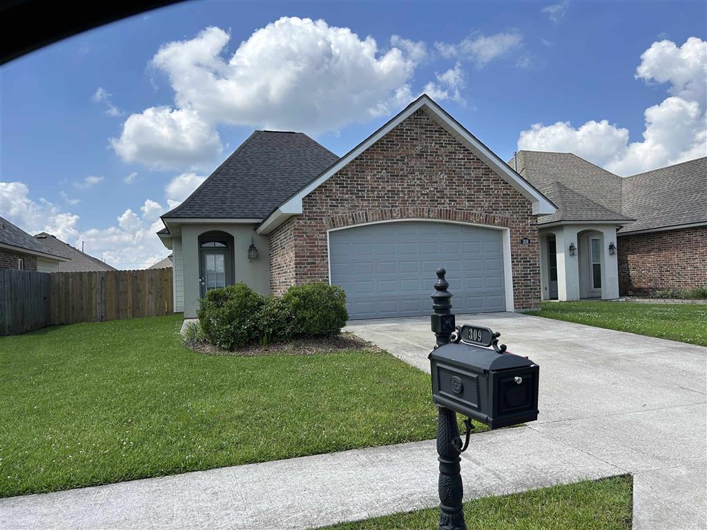 309 Paisley Parkway — photo