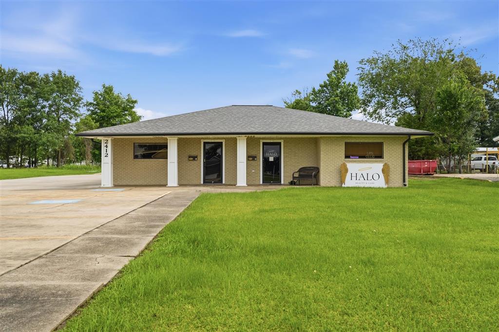 2412 Maplewood Drive 3 — photo