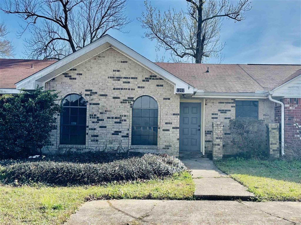 1207 Deesport Street — photo
