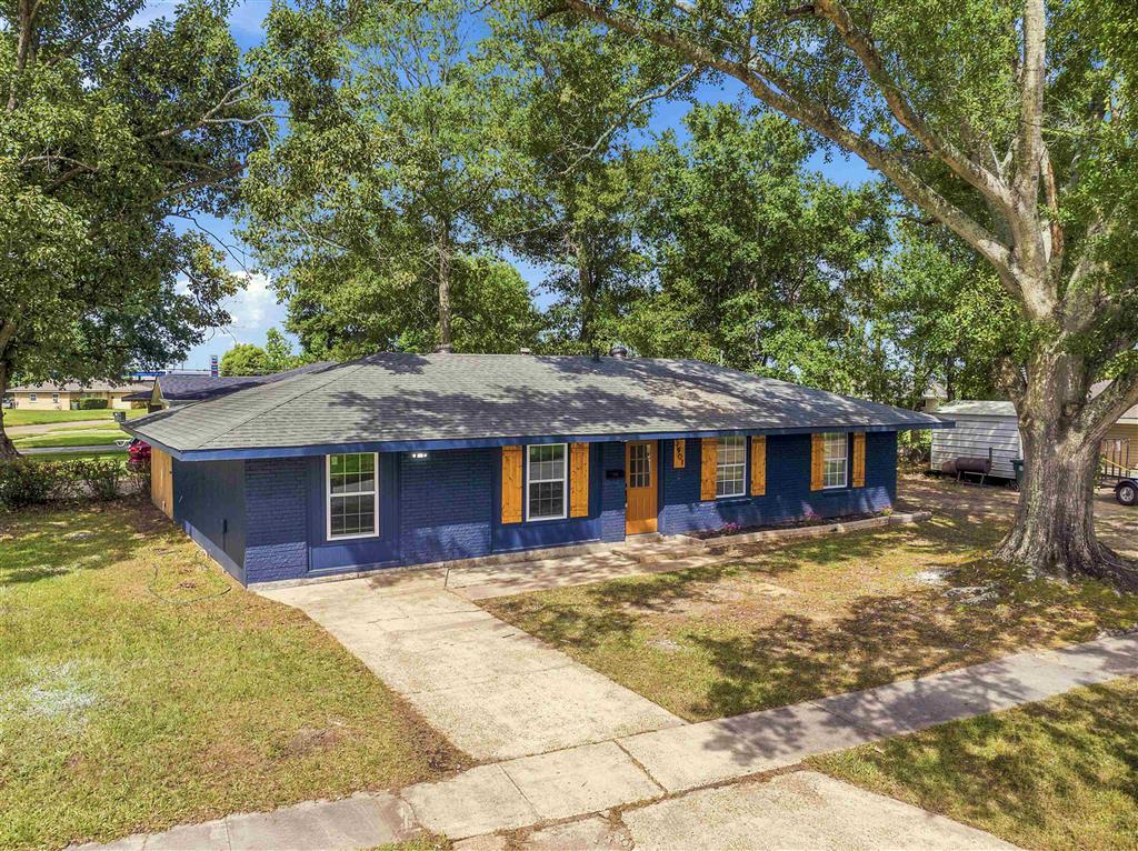 3901 Hoover Cir Circle — photo